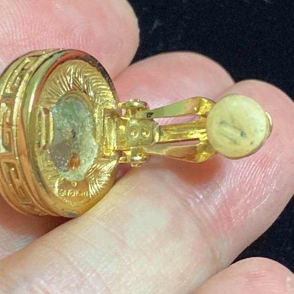 🖤Vtg💕GIVENCHY green stone clip earrings - Picture 8 of 17